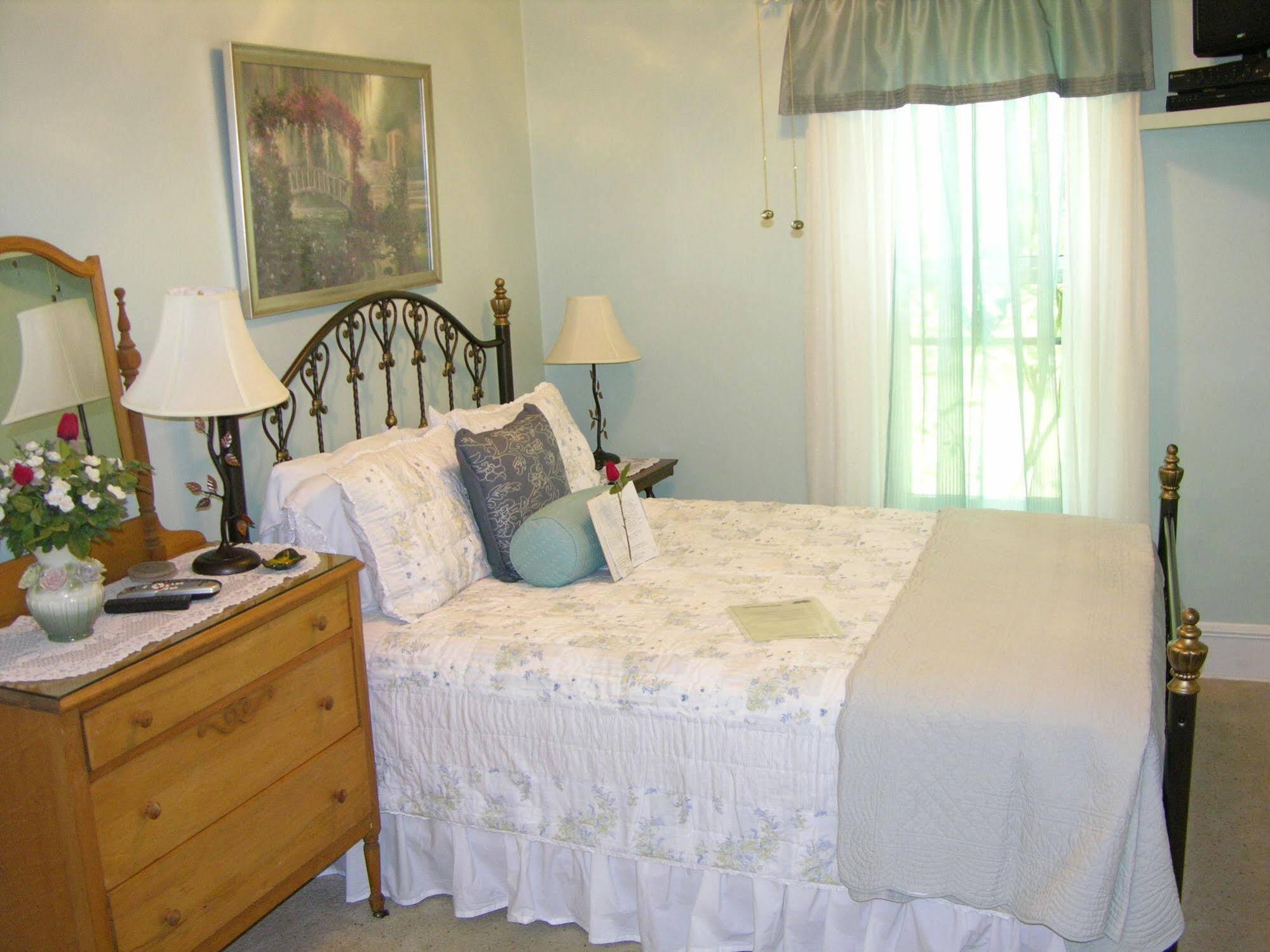 The Seymour House Bed & Breakfast Саут Хейвън Екстериор снимка